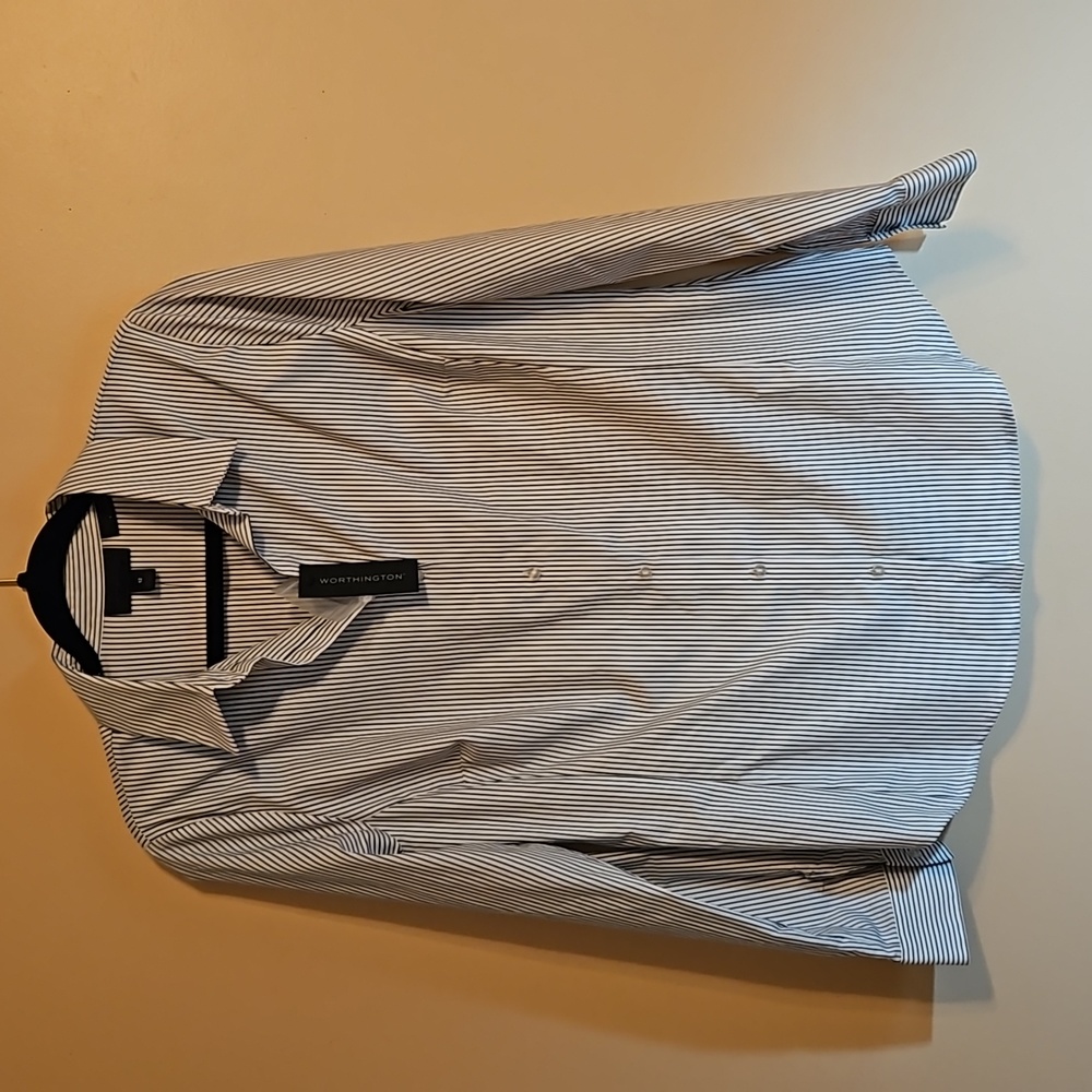 NWT Worthington stretch sz12 black,white pin strip button up shirt